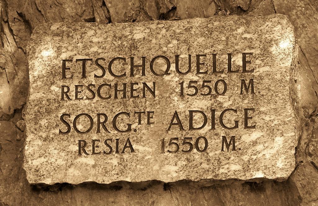 Hotel Etschquelle Resia Zewnętrze zdjęcie